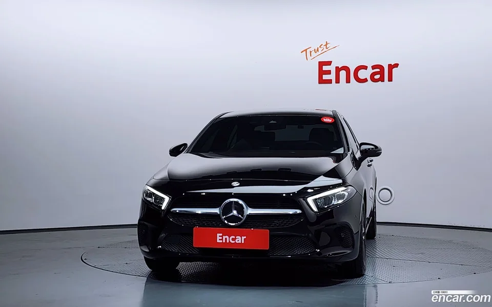 Mercedes-Benz A-Class A220 2022 — миниатюра 3