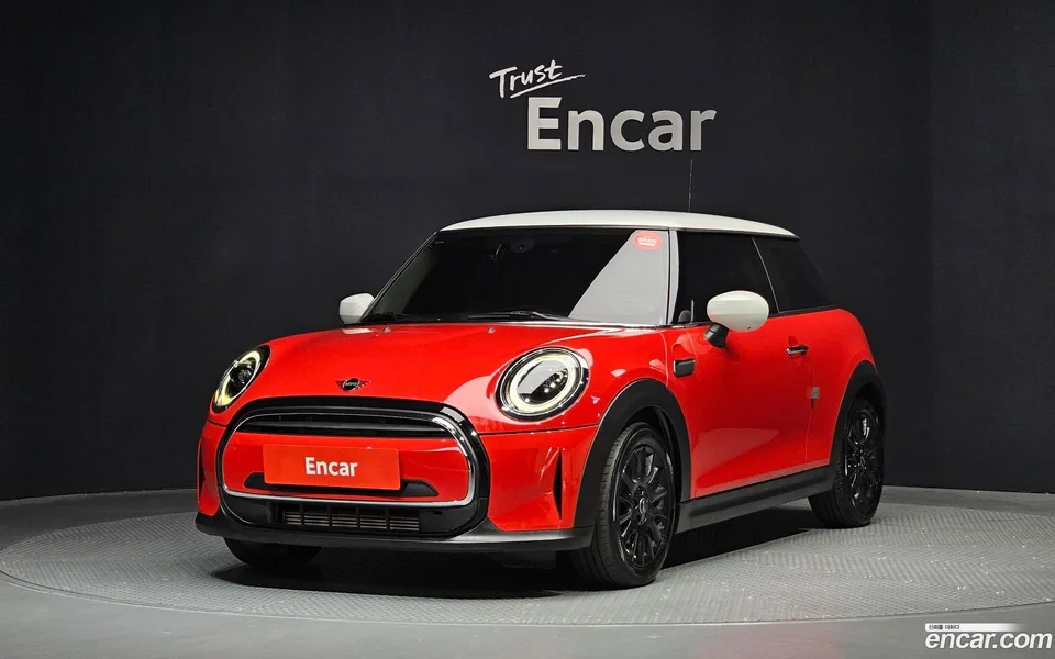 MINI Cooper 2023 — фото 1, купить с доставкой в Москву