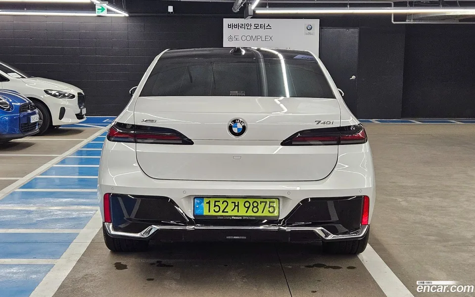 BMW 7 Series 740i xDrive M 2024 — миниатюра 4