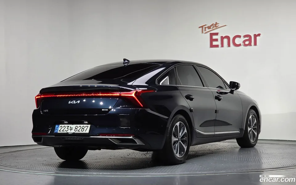 Kia K8 Hybrid 2023 — миниатюра 2