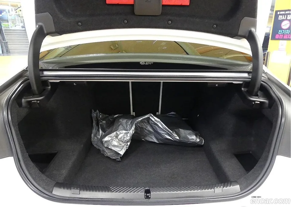 BMW 5 Series 520i M 2024 — миниатюра 4
