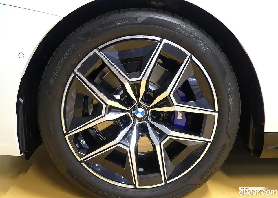 BMW 5 Series 520i M 2024 — миниатюра 5