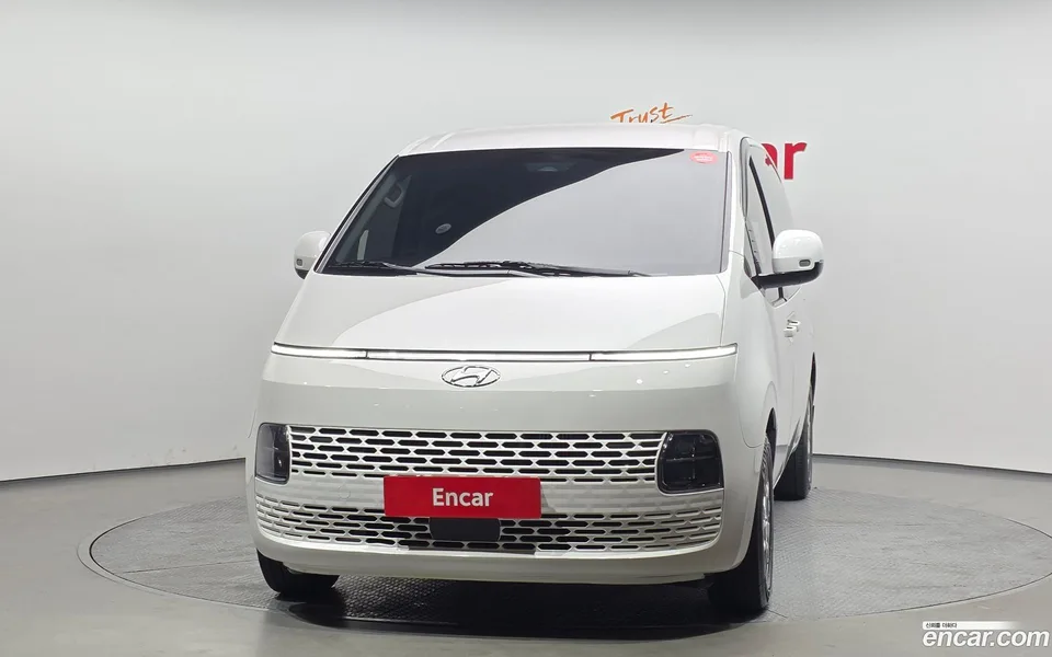 Hyundai Staria 3 2023 — миниатюра 3