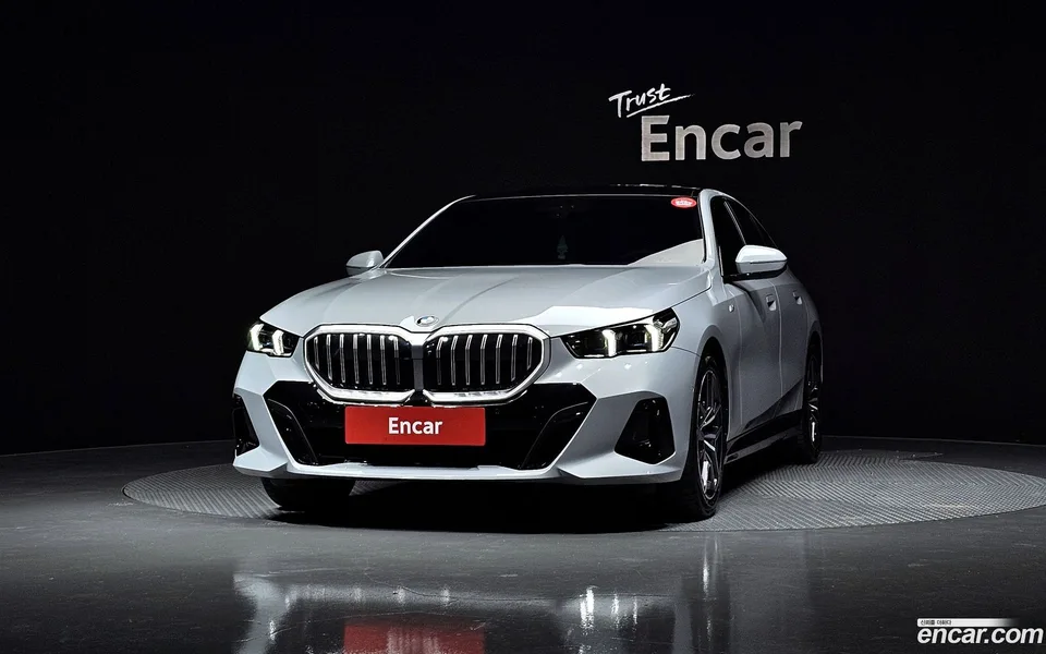 BMW 5 Series 520i M 2025 — миниатюра 3