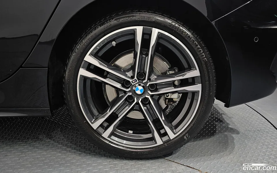 BMW 1 Series 120i M 2024 — миниатюра 5