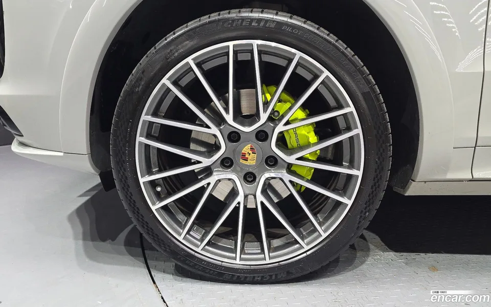 Porsche Cayenne 3.0 E- 2022 — миниатюра 5