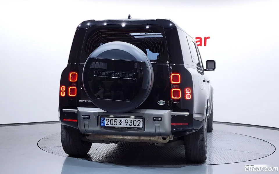 Land Rover Defender 110 P300 X- SE 2022 — миниатюра 4