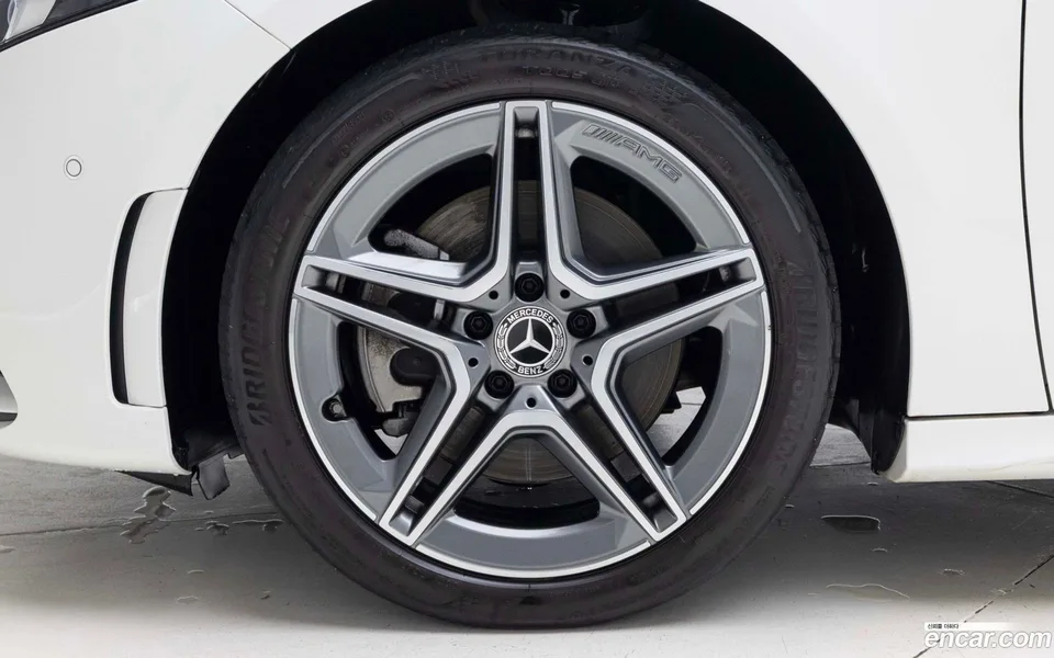 Mercedes-Benz A-Class A250 4MATIC 2022 — миниатюра 5