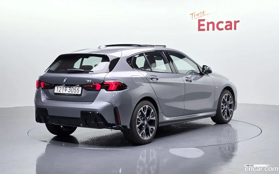 BMW 1 Series 120 M 2025 — миниатюра 2