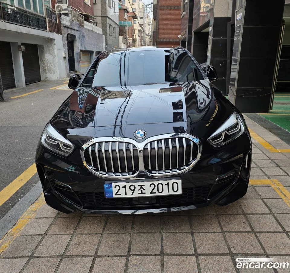 BMW 1 Series 120i M 2024 — фото 1, купить с доставкой в Москву