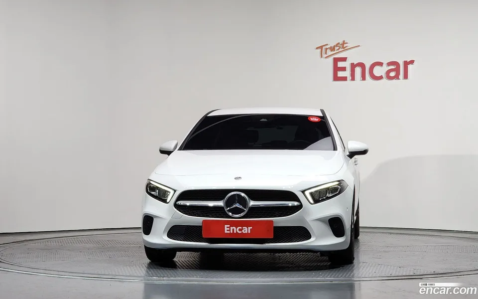 Mercedes-Benz A-Class A220 2023 — миниатюра 3
