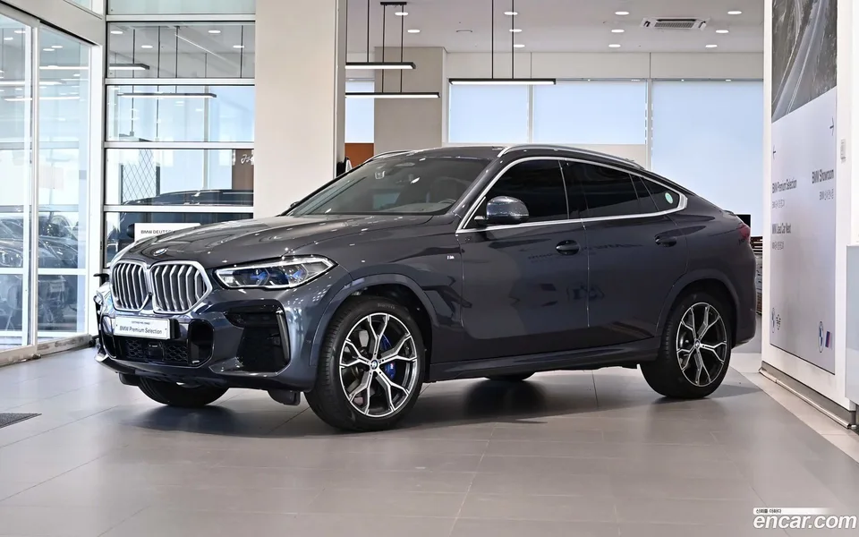 BMW X6 xDrive30d M 2022 — фото 1, купить с доставкой в Москву