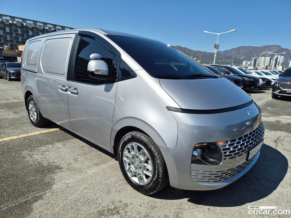 Hyundai Staria 3 2024 — миниатюра 2