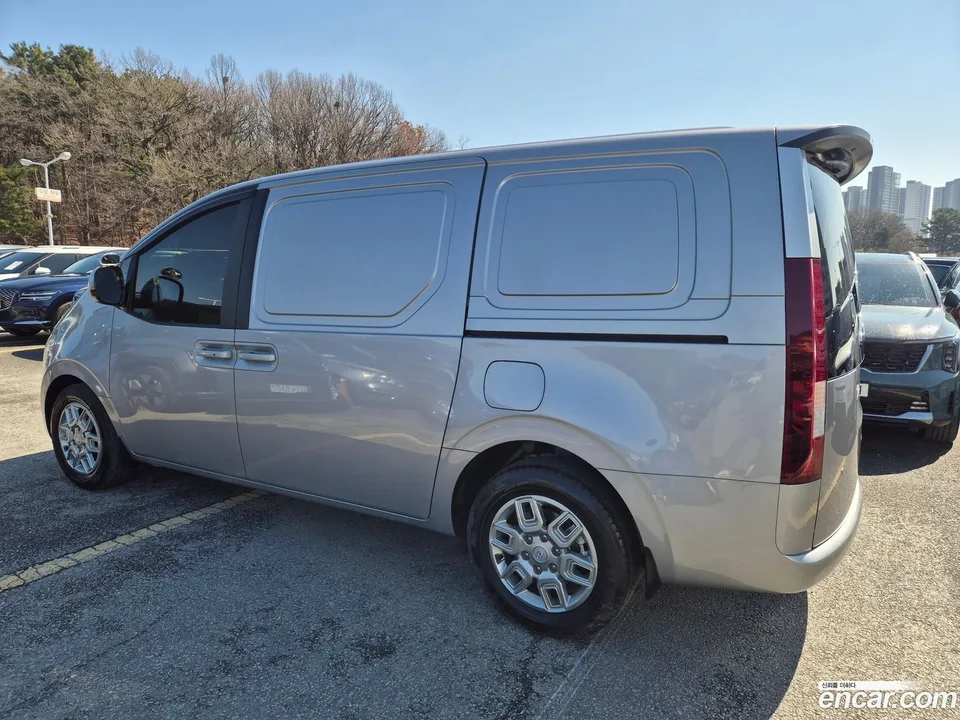 Hyundai Staria 3 2024 — миниатюра 4