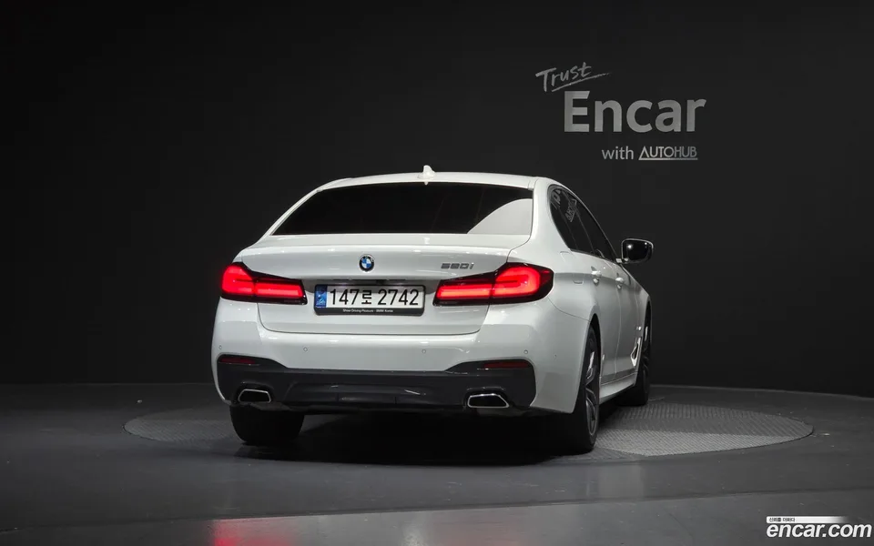 BMW 5 Series 520i M 2022 — миниатюра 4