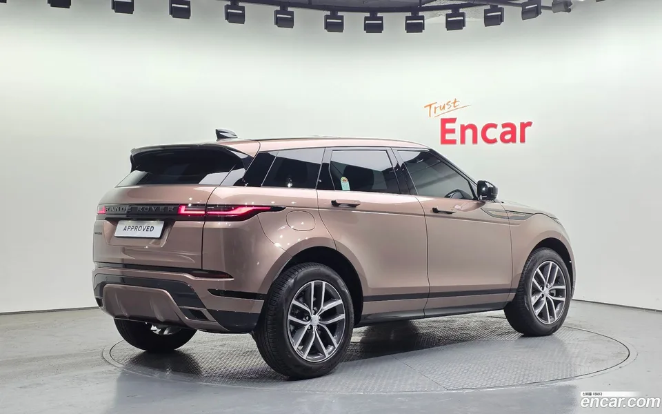 Land Rover Range Rover Evoque P250 SE 2025 — миниатюра 2