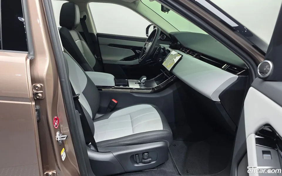 Land Rover Range Rover Evoque P250 SE 2025 — миниатюра 3