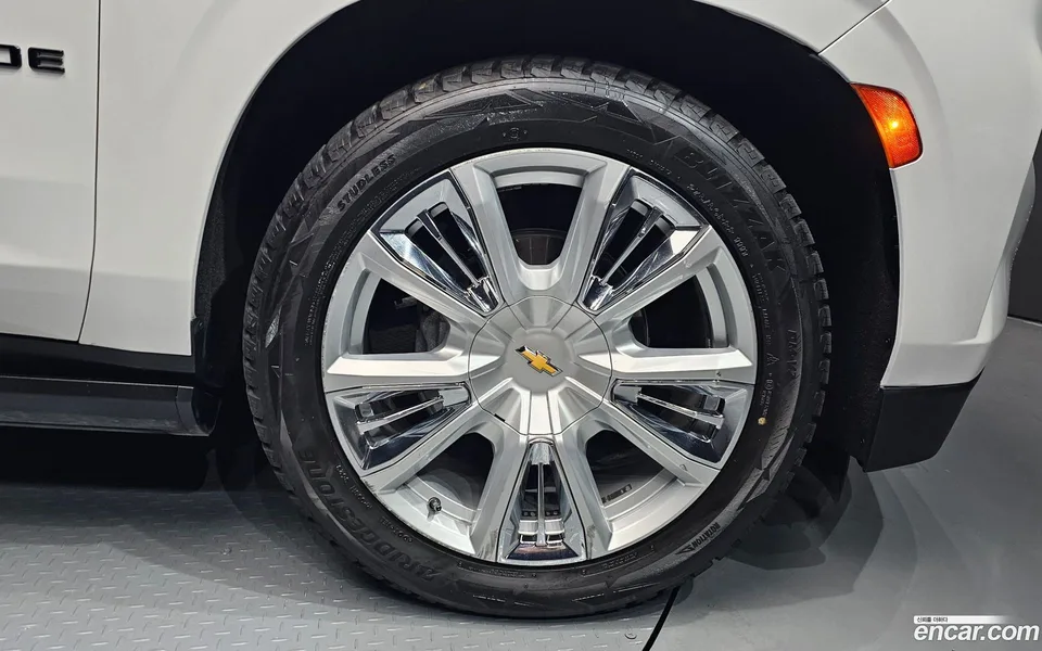 Chevrolet Tahoe 6.2 4WD 2023 — миниатюра 5