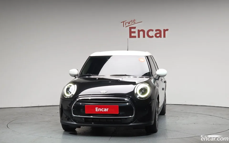 MINI Cooper 5 2022 — миниатюра 3