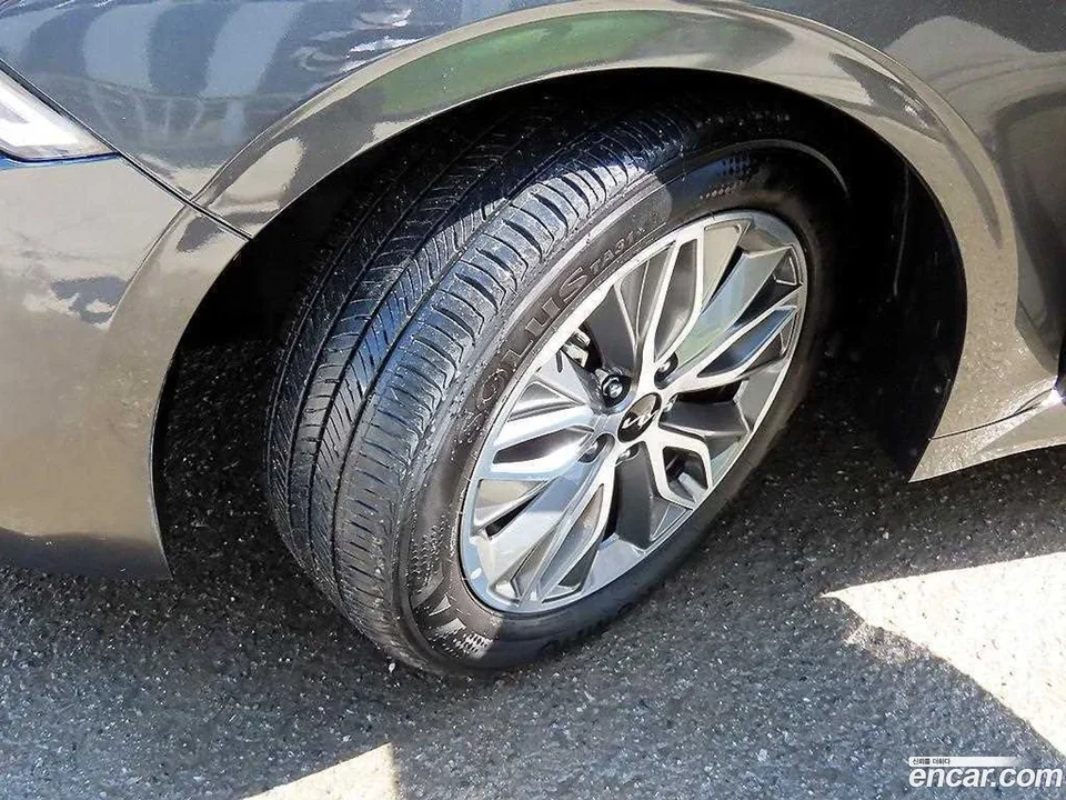 Kia K5 Hybrid 2023 — миниатюра 5