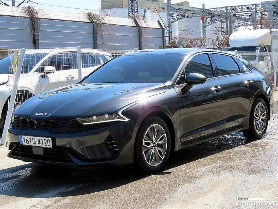 Kia K5 Hybrid 2023 — фото 1, купить с доставкой в Москву