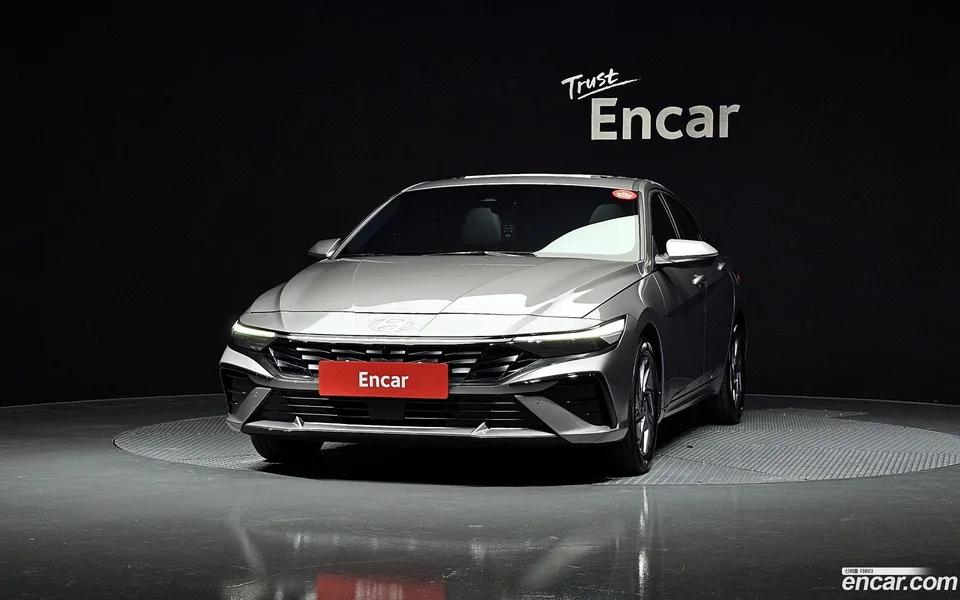Hyundai Avante CN7 Hybrid 2024 — миниатюра 3