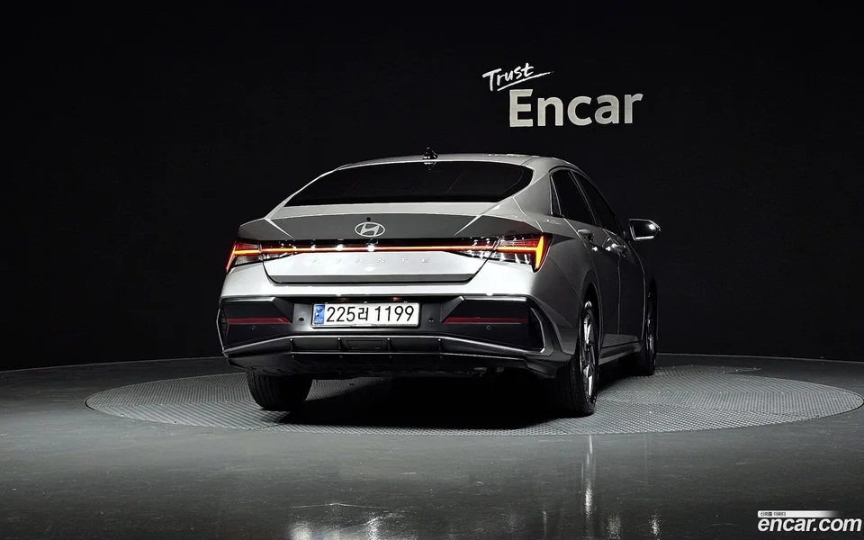 Hyundai Avante CN7 Hybrid 2024 — миниатюра 4