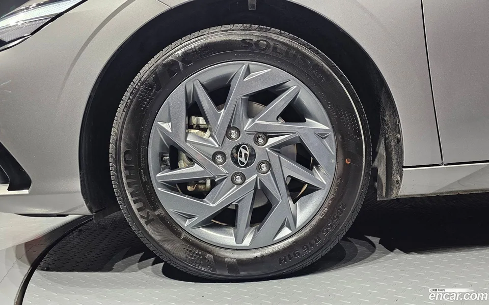 Hyundai Avante CN7 Hybrid 2024 — миниатюра 5