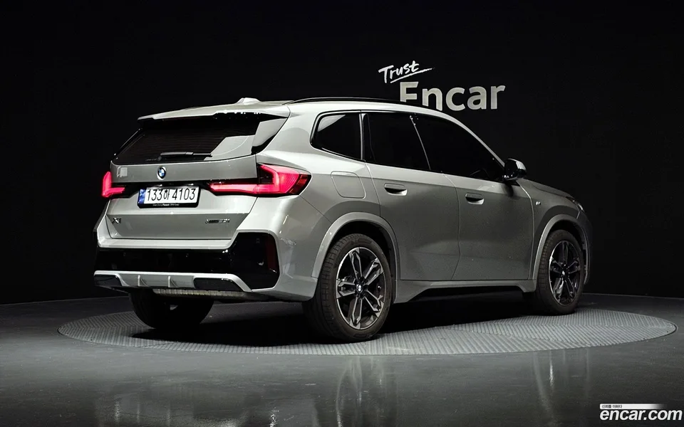 BMW X1 xDrive 20i M 2024 — миниатюра 2