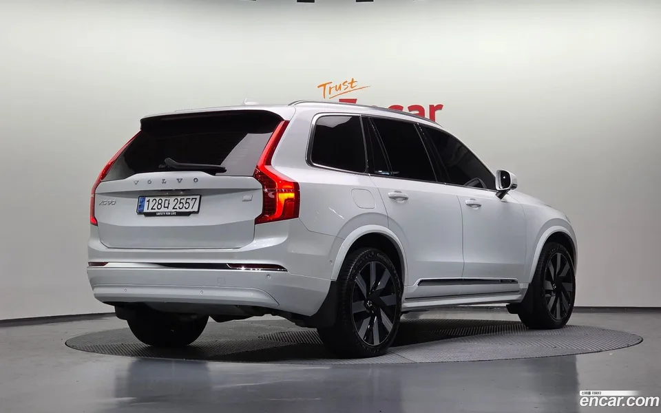 Volvo XC90 T8 2024 — миниатюра 2