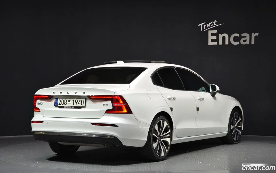 Volvo S60 B5 2024 — миниатюра 2