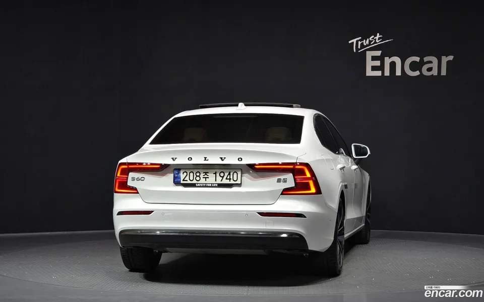 Volvo S60 B5 2024 — миниатюра 4
