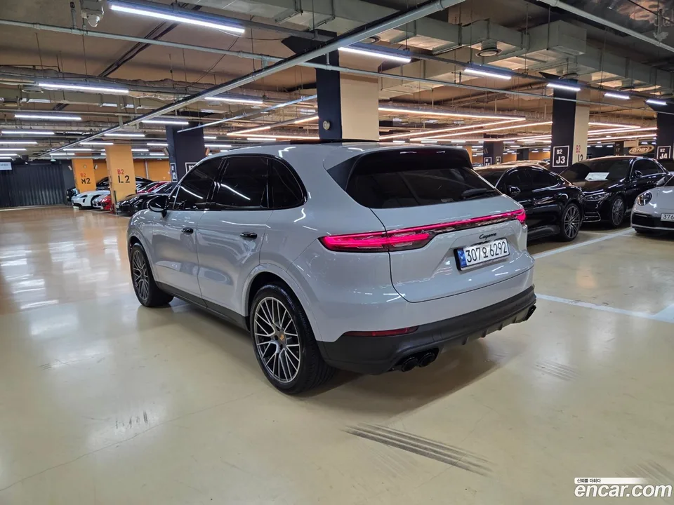 Porsche Cayenne 3.0 2023 — миниатюра 3
