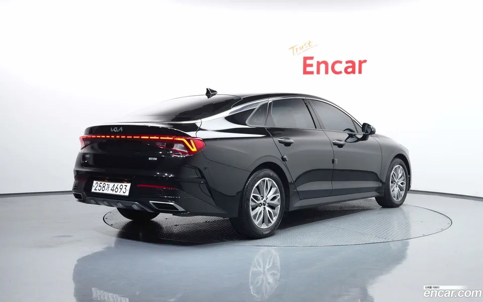 Kia K5 Hybrid 2023 — миниатюра 2