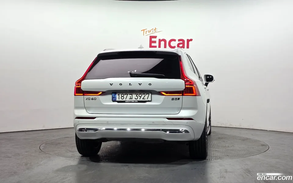 Volvo XC60 B5 2023 — миниатюра 4