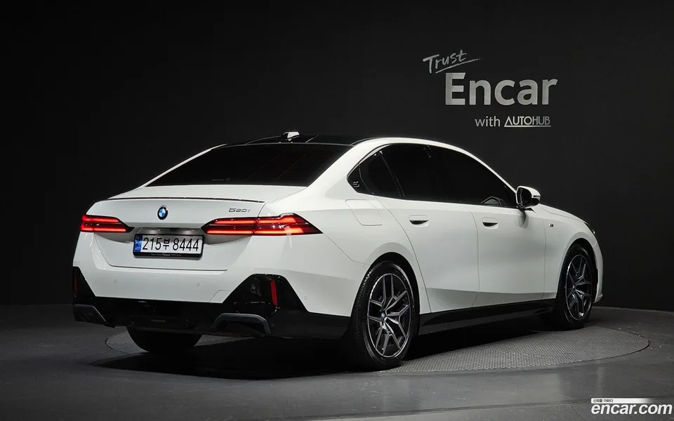 BMW 5 Series 520i 2024 — миниатюра 2