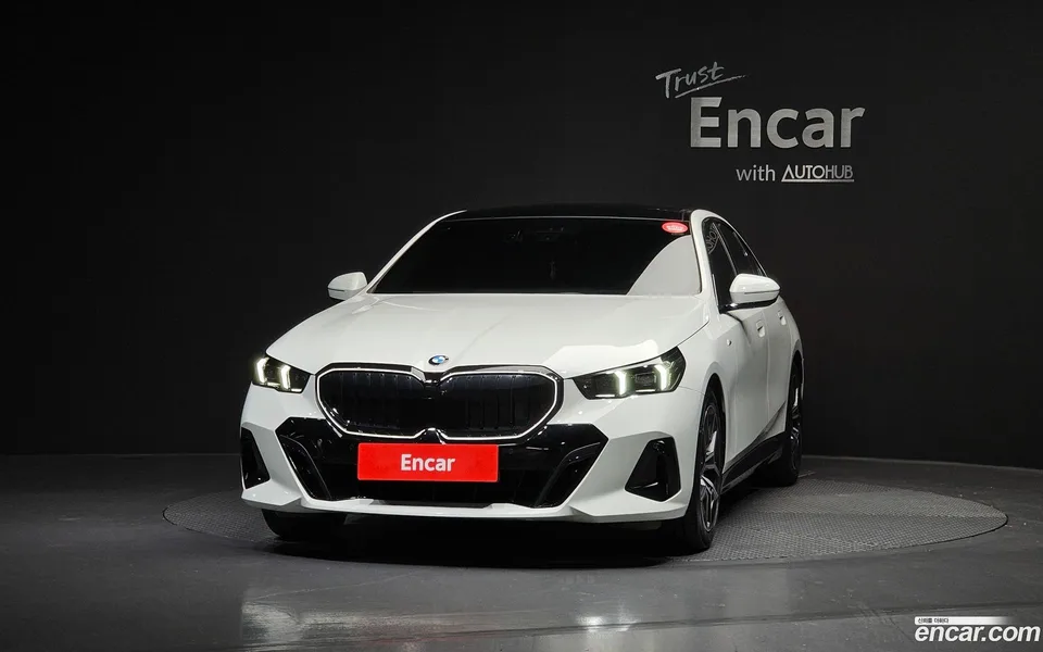 BMW 5 Series 520i 2024 — миниатюра 3