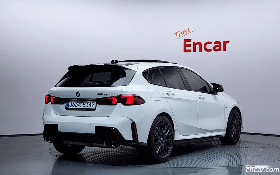 BMW 1 Series M135 xDrive 2025 — миниатюра 2