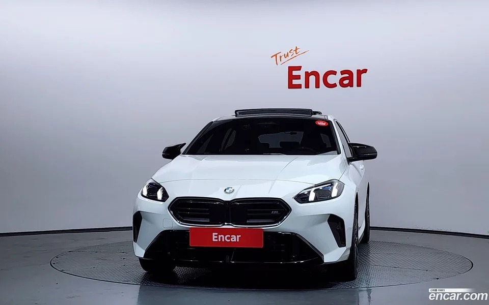 BMW 1 Series M135 xDrive 2025 — миниатюра 3