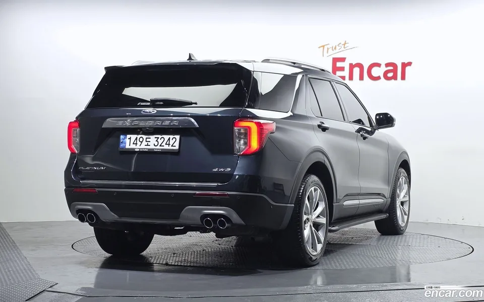 Ford Explorer 3.0 4WD 2022 — миниатюра 2