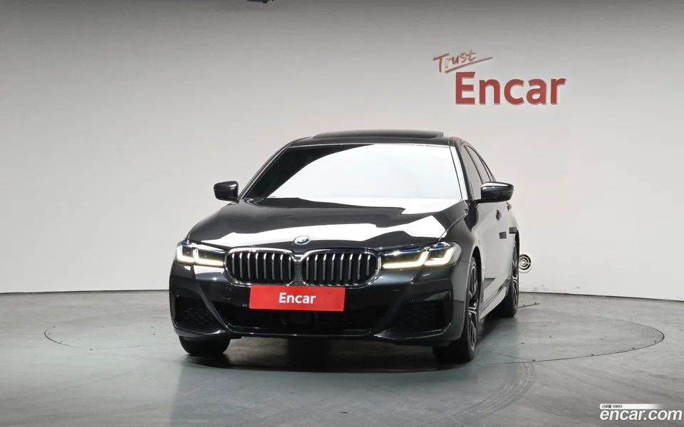 BMW 5 Series 530i xDrive M 2023 — миниатюра 3