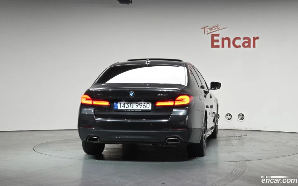 BMW 5 Series 530i xDrive M 2023 — миниатюра 4
