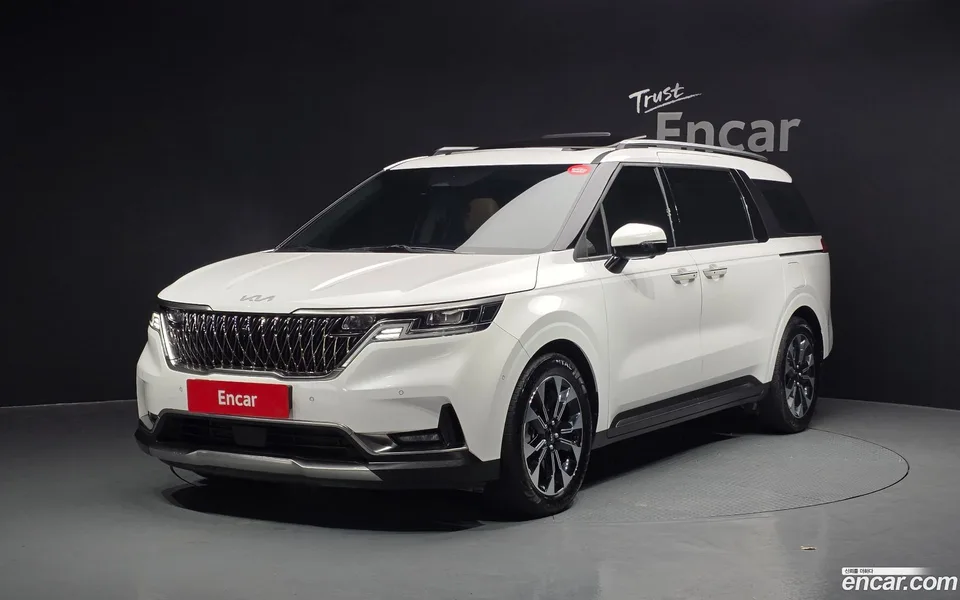 Kia Carnival 7 2022 — фото 1, купить с доставкой в Москву