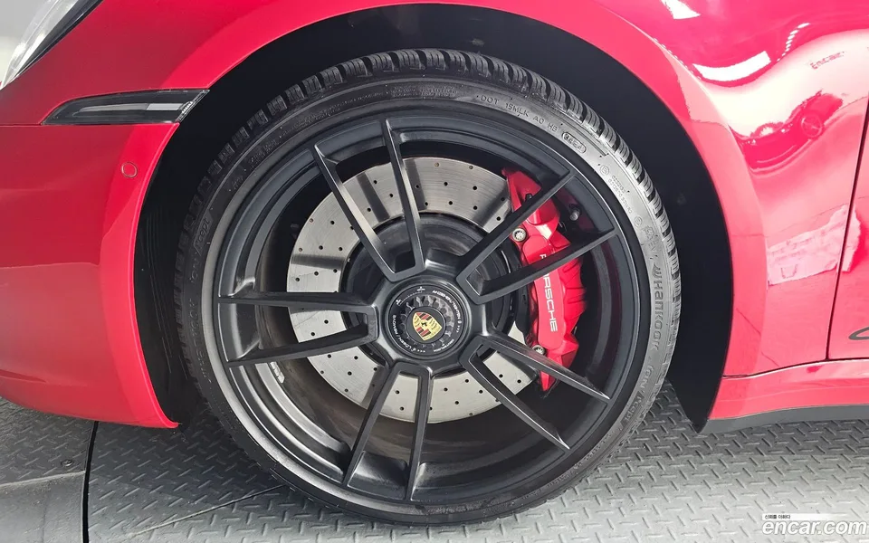 Porsche 911 (992) GTS 2022 — миниатюра 5
