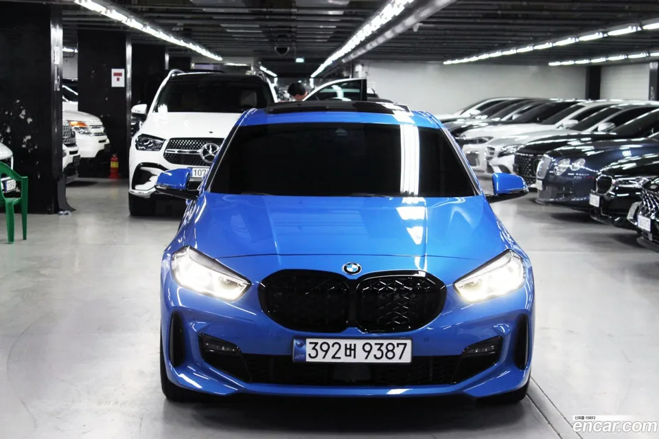 BMW 1 Series 120i M 2023 — миниатюра 2