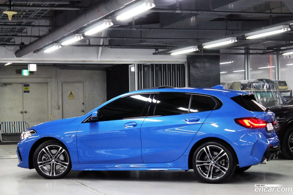 BMW 1 Series 120i M 2023 — миниатюра 4