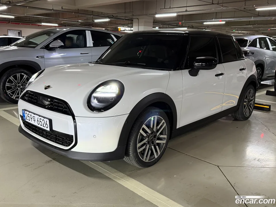 MINI Cooper C 5 2026 — миниатюра 3