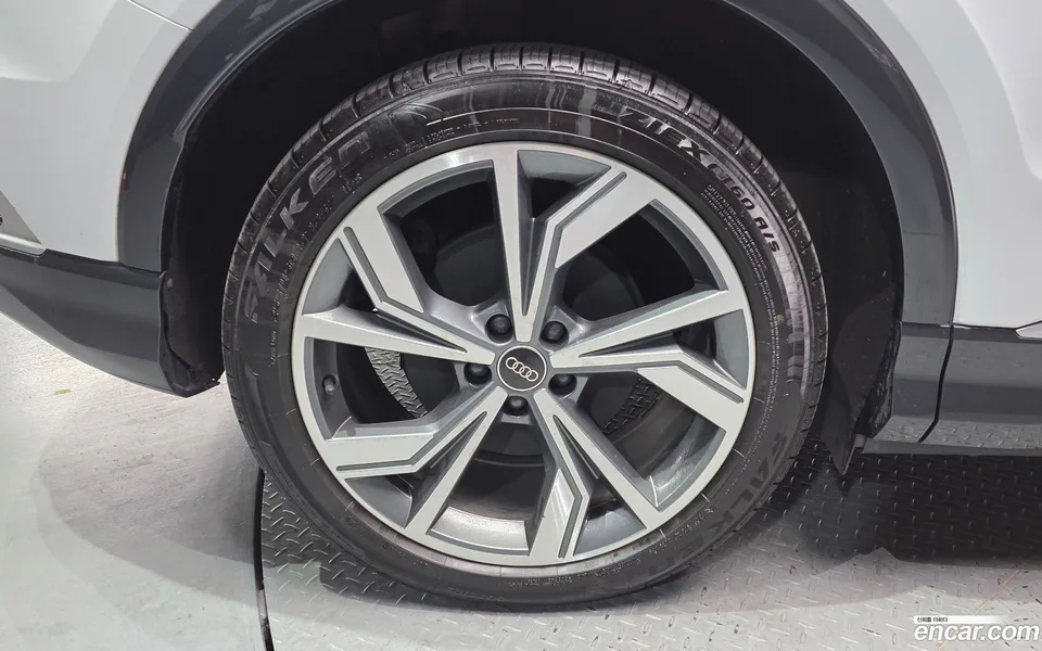 Audi Q4 e-tron 40 2022 — миниатюра 5
