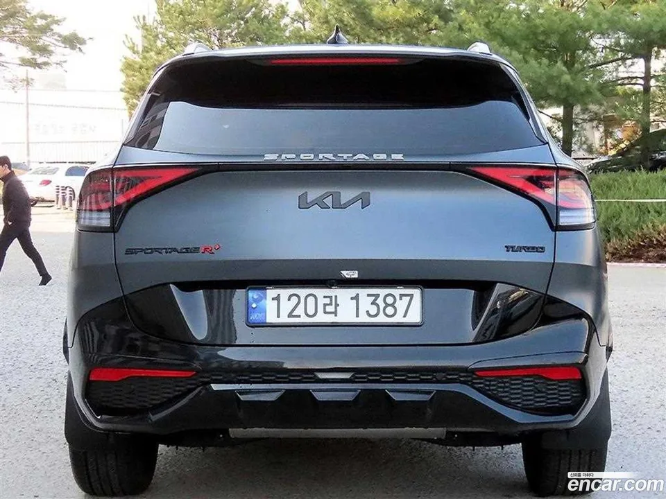 Kia Sportage 1.6 2WD 2023 — миниатюра 4