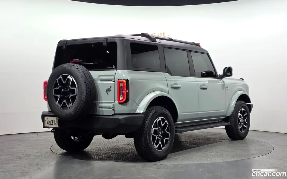 Ford Bronco 2.7 2023 — миниатюра 2